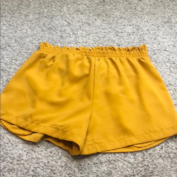 Cute Yellow/Gold Summer Shorts - Picture 5 of 5